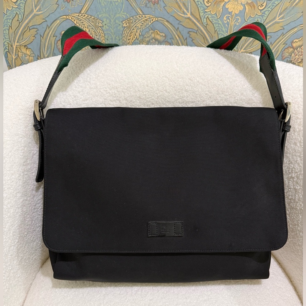 Gucci Black Messenger and Laptop Bag with Green and Red Web Strap